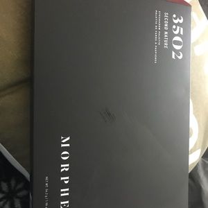 BRAND  NEW 35O2 Morphe Palette